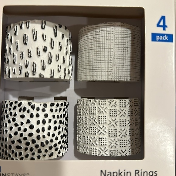 Napkins rings black and white - Picture 3 of 3
